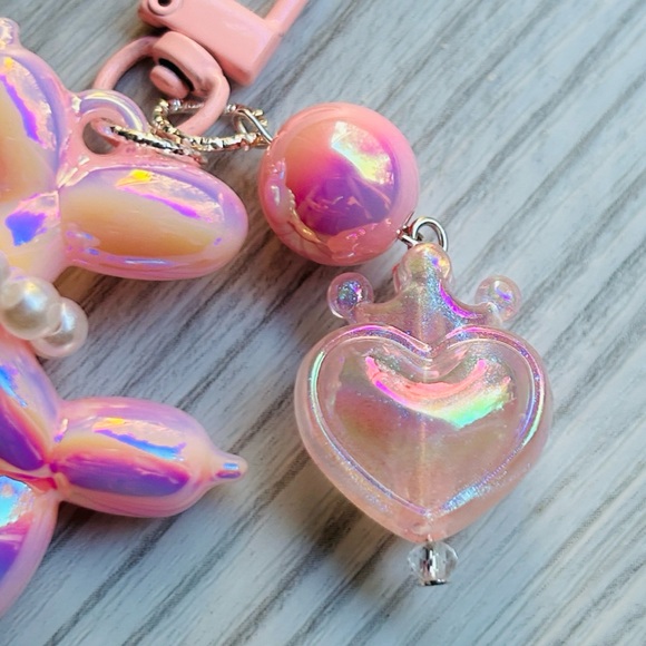 🌈 Rainbow Heart Crystal Balloon Dog Keychain Charm NWT - Picture 5 of 9